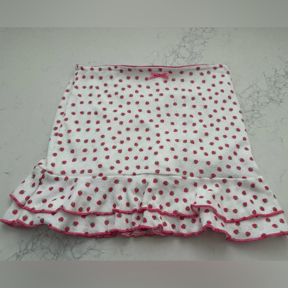 Katie J NYC Girls Skirt Size XL Strawberry 🍓